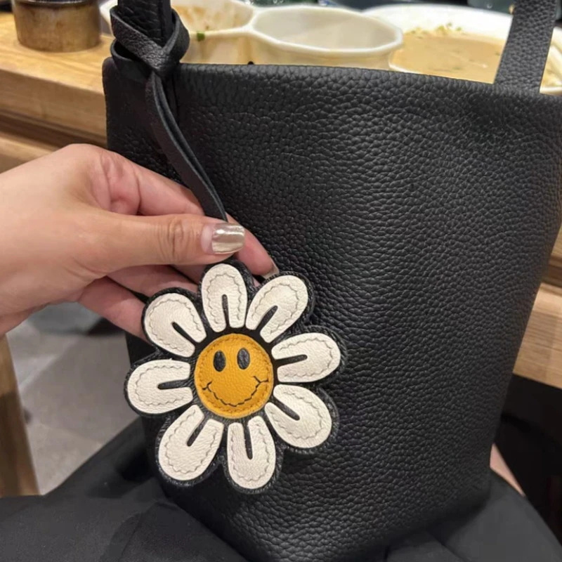 Porte-clés fleur visage joyeux - Phone Accessories Ideas avis et prix